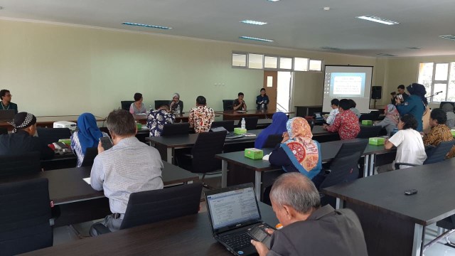 Prodi Ilmu Perpustakaan Undip Undang Profesor dari Australia