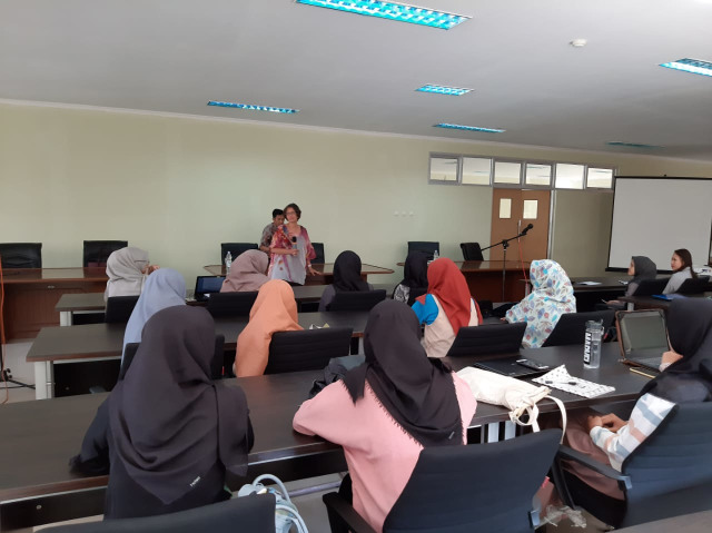 Prodi Ilmu Perpustakaan Undip Undang Profesor dari Australia 22