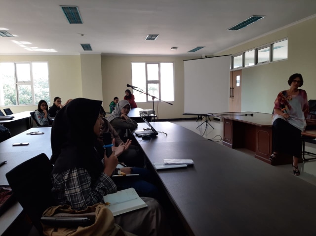 Profesor asal Australia Ajak Mahasiswa Undip Jadi Agent of Change